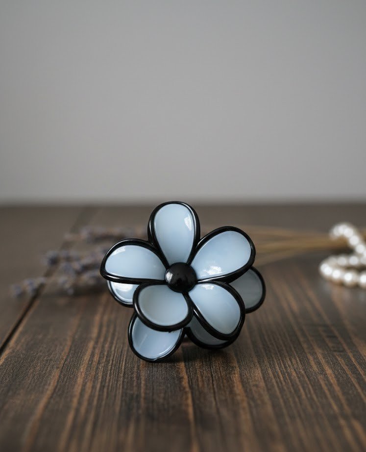 Hair Clutchers & Bow Pin Combo – Stylish Hair Accessories - Image 3