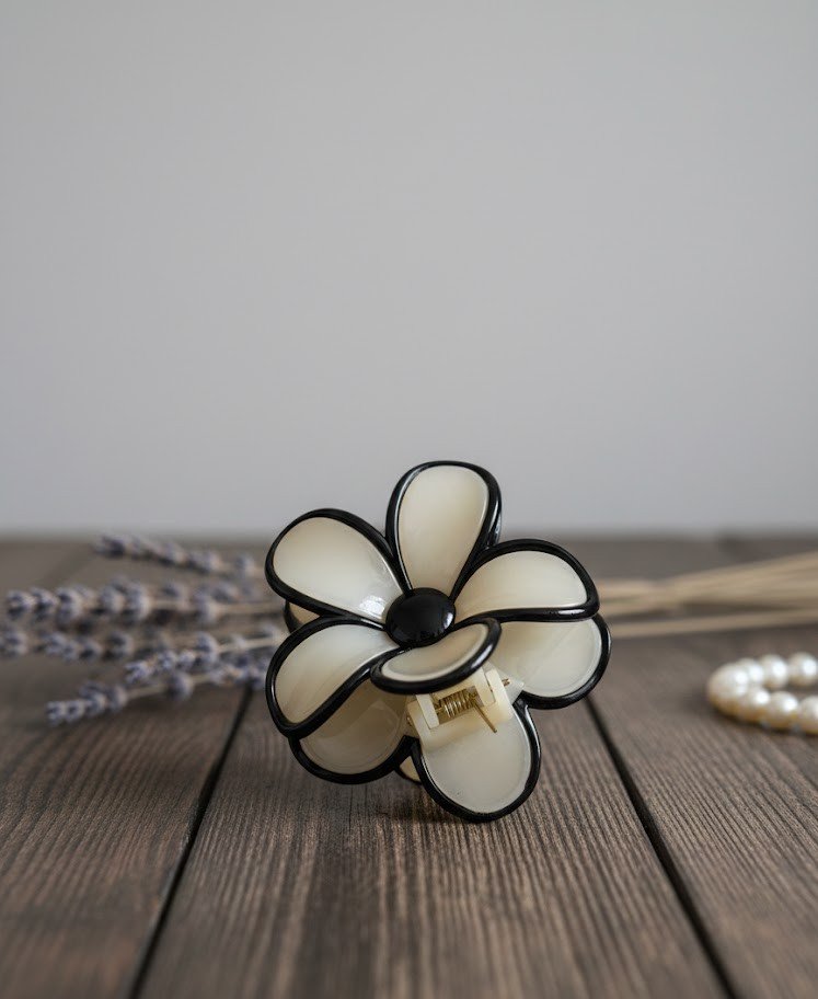 Hair Clutchers & Bow Pin Combo – Stylish Hair Accessories - Image 4